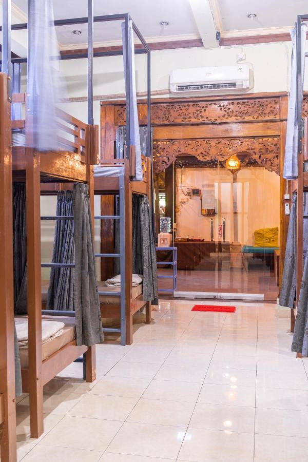 Bamboo Ubud Hostel Екстер'єр фото